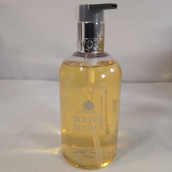 Molton Brown London Purifying Shampoo Indian Cress 300ml 10 fl oz Pump Bottle - Picture 1 of 15